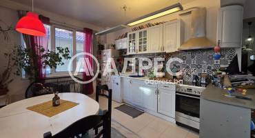 Тристаен апартамент, София, Яворов, 681431, Снимка 1