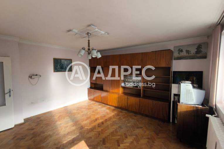 Многостаен апартамент, Разград, Център, 676434, Снимка 1