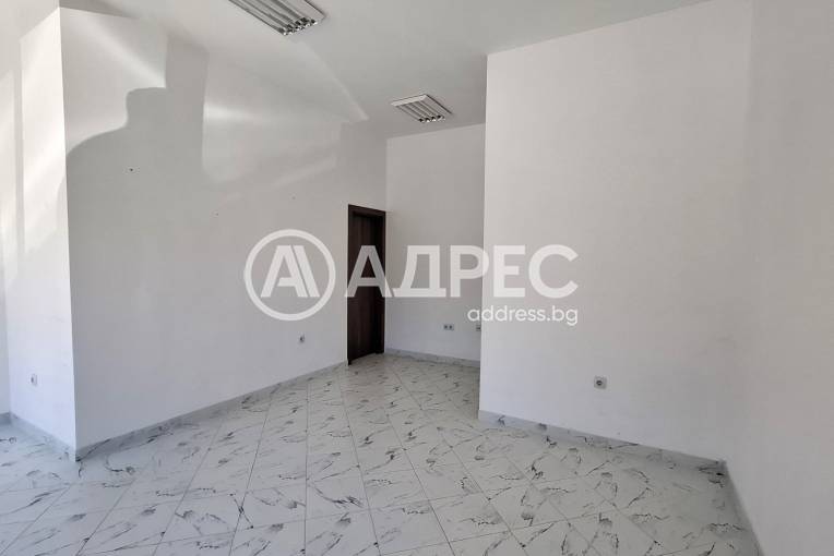 Търговски помещения, Севлиево, жк. "Димитър Благоев", 699435, Снимка 1