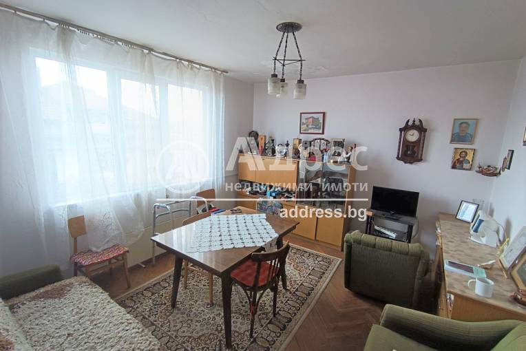 Многостаен апартамент, Разград, Варош, 589436, Снимка 1