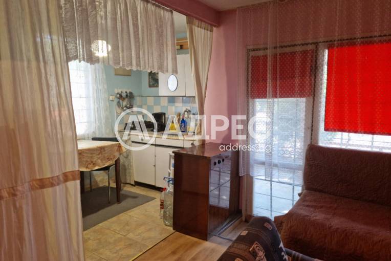 Къща/Вила, Миладиновци, 666436, Снимка 15