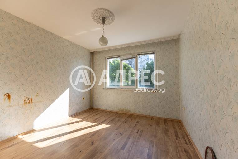 Тристаен апартамент, Варна, Левски, 696438, Снимка 1
