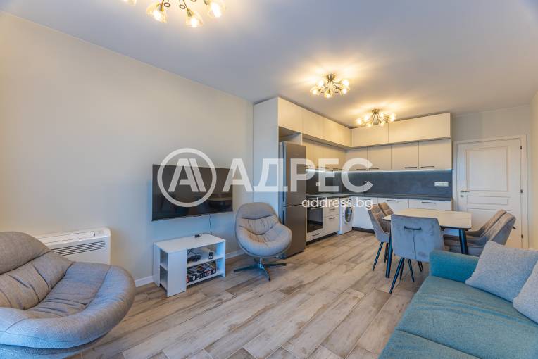 Тристаен апартамент, Варна, к.к. Св.Св. Константин и Елена, 686440, Снимка 1