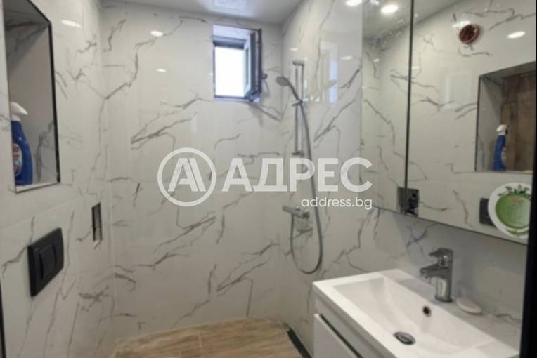 Тристаен апартамент, София, Люлин Център, 630441, Снимка 1