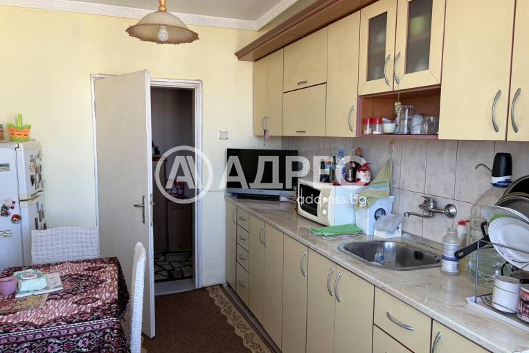 Двустаен апартамент, Шумен, Болницата, 687446, Снимка 1