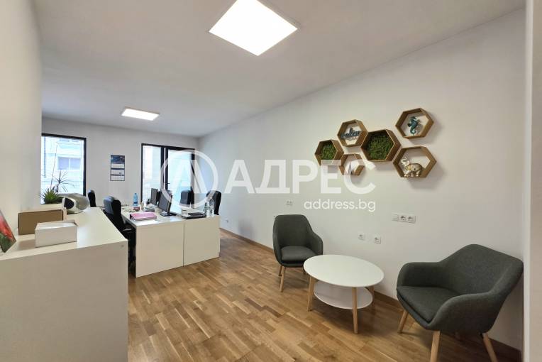 Двустаен апартамент, София, Борово, 700446, Снимка 1
