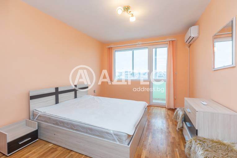 Тристаен апартамент, Варна, Колхозен пазар, 686448, Снимка 1