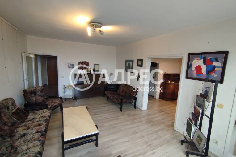 Тристаен апартамент, София, Изгрев, 683450, Снимка 1