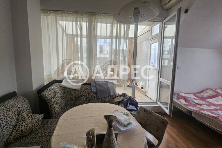 Двустаен апартамент, Варна, Базар "Левски", 682451, Снимка 1