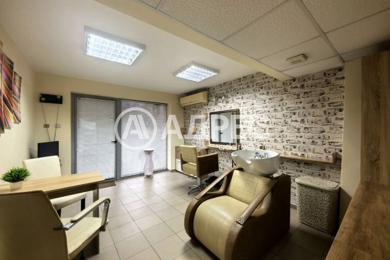 Козметично/Фризьорско студио, Русе, Център, 678454, Снимка 2