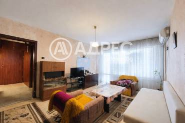 Тристаен апартамент, Русе, Здравец, 689455, Снимка 1