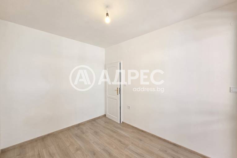 Тристаен апартамент, София, Хиподрума, 697457, Снимка 15