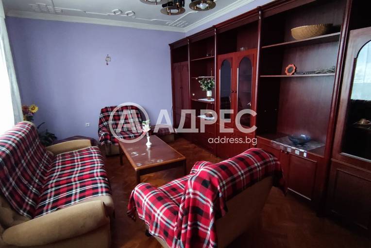 Тристаен апартамент, Сливен, Център, 698457, Снимка 1