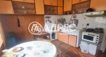 Тристаен апартамент, Велико Търново, Света гора, 692459, Снимка 3