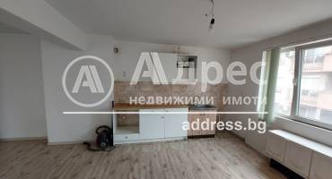 Тристаен апартамент, Пловдив, Център, 611462