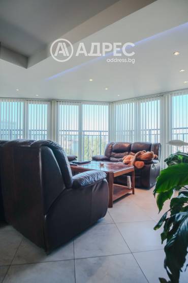 Двустаен апартамент, София, Оборище, 671472, Снимка 1