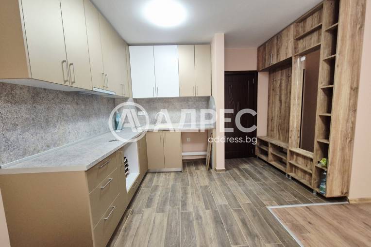 Двустаен апартамент, Варна, Погребите, 677474, Снимка 2