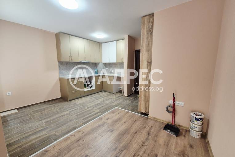 Двустаен апартамент, Варна, Погребите, 677474, Снимка 4