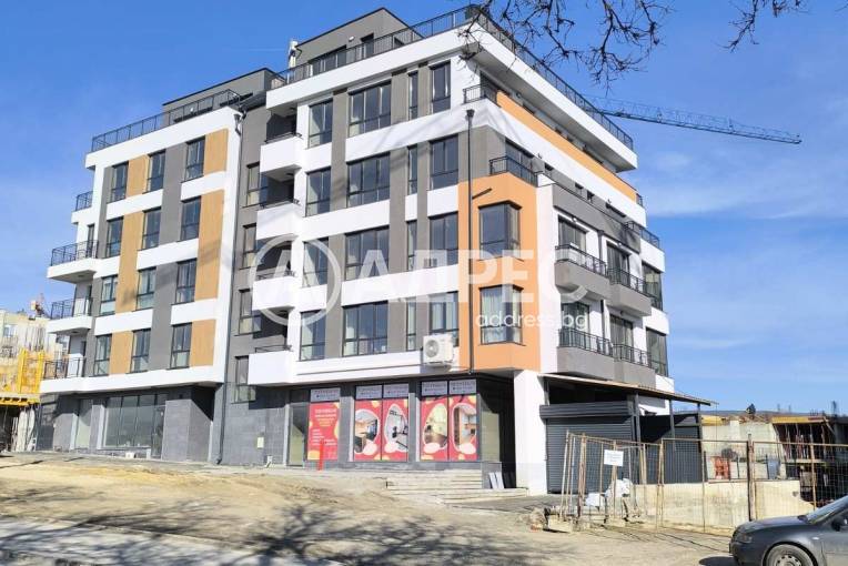 Тристаен апартамент, Варна, Цветен квартал, 684474, Снимка 1