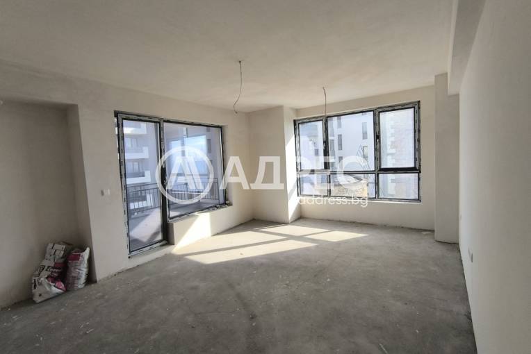 Тристаен апартамент, Варна, Цветен квартал, 684474, Снимка 2