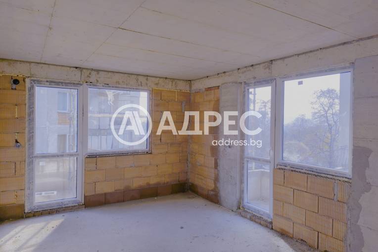 Двустаен апартамент, Варна, Погребите, 678475, Снимка 1