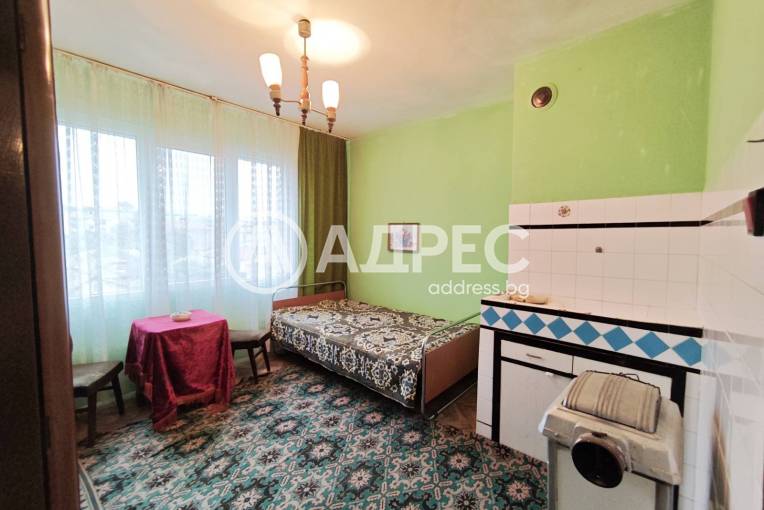 Многостаен апартамент, Нови пазар, 672481, Снимка 2