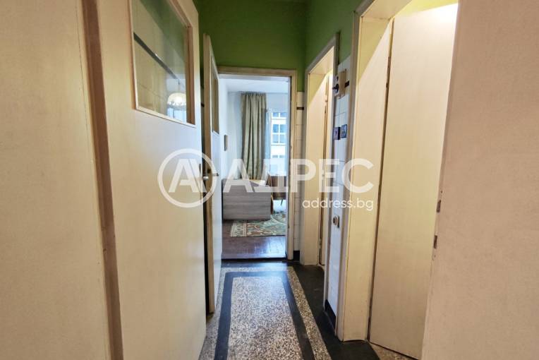 Многостаен апартамент, Нови пазар, 672481, Снимка 5