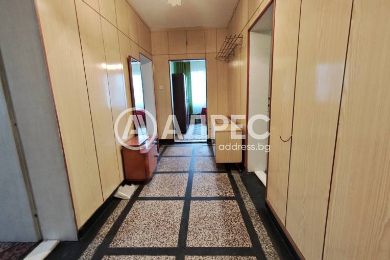 Многостаен апартамент, Нови пазар, 672481, Снимка 6