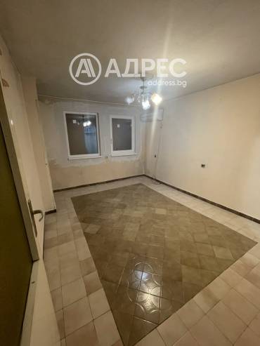 Тристаен апартамент, Дебелец, 678481, Снимка 1