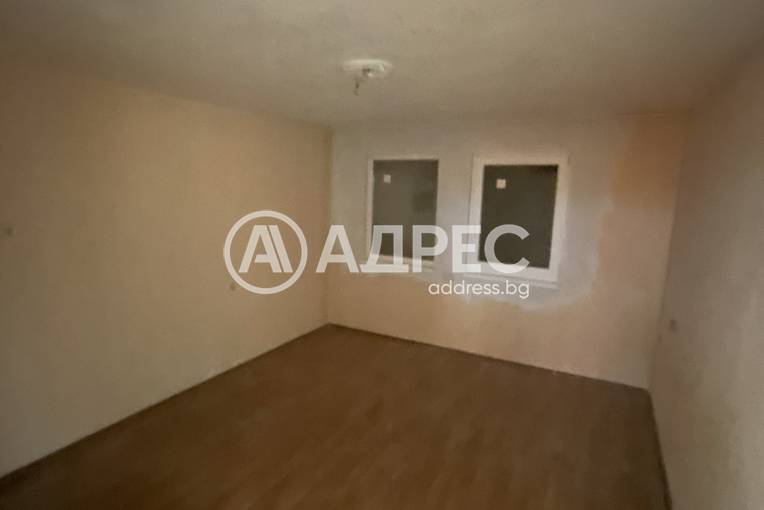 Тристаен апартамент, Дебелец, 678481, Снимка 1