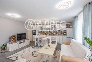 Тристаен апартамент, Бяла, 657482, Снимка 1