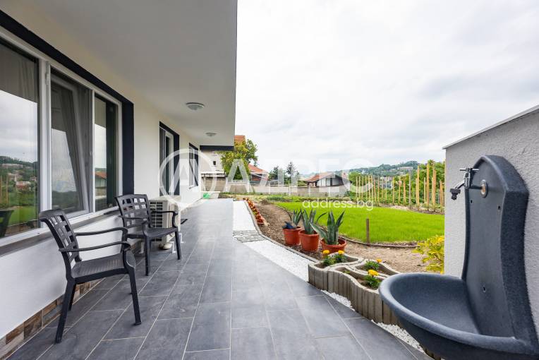 Тристаен апартамент, Бяла, 657482, Снимка 1