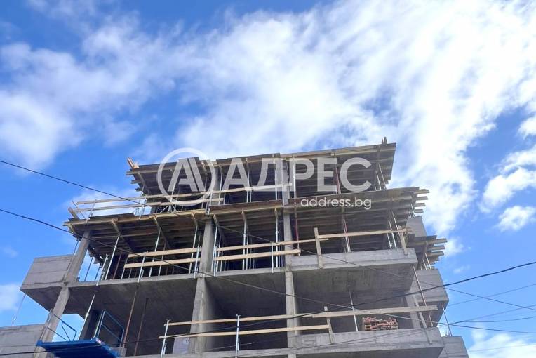 Тристаен апартамент, София, Левски, 685487, Снимка 1