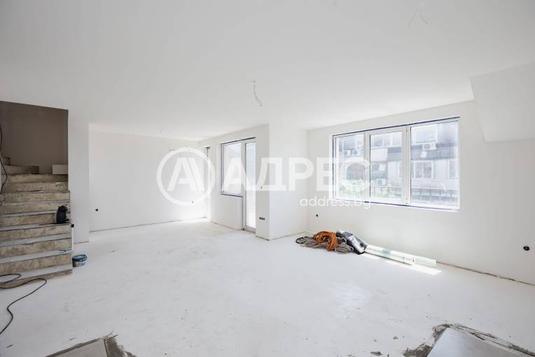 Тристаен апартамент, Варна, Операта, 696494, Снимка 1