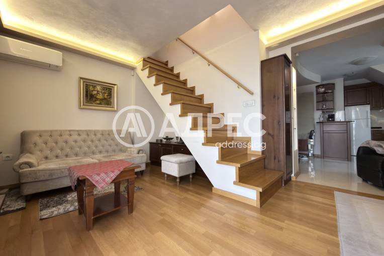 Тристаен апартамент, София, Бели брези, 696496, Снимка 1