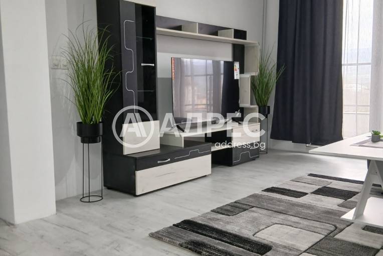 Двустаен апартамент, Пловдив, Коматево, 689497, Снимка 1