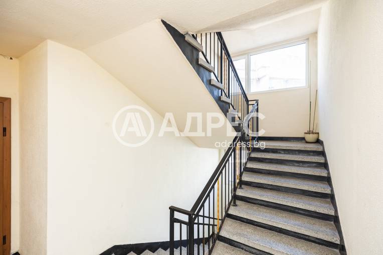 Многостаен апартамент, Варна, Техникумите, 681498, Снимка 13