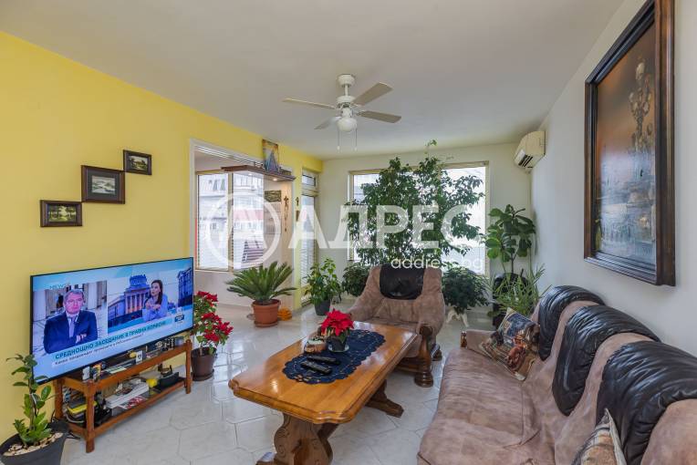 Многостаен апартамент, Варна, Операта, 681500, Снимка 2