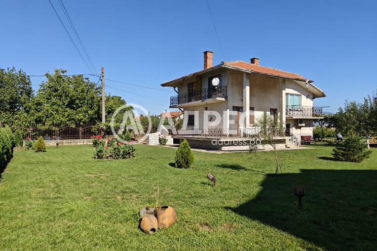 Къща/Вила, Завой, 664502, Снимка 1