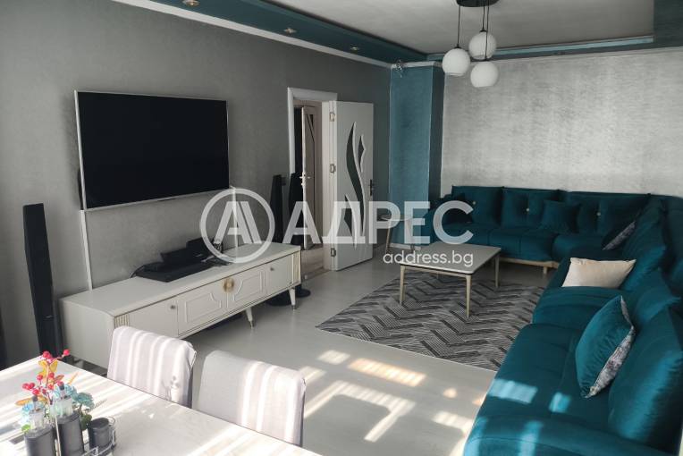 Тристаен апартамент, Разград, Орел, 702503, Снимка 1
