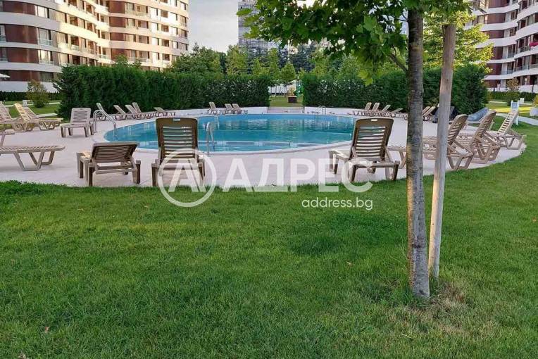 Тристаен апартамент, Варна, Гранд Мол Варна, 692508, Снимка 1