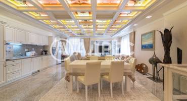 Многостаен апартамент, Варна, к.к. Златни Пясъци, 661512, Снимка 1