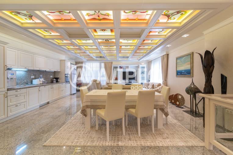 Многостаен апартамент, Варна, к.к. Златни Пясъци, 661512, Снимка 1