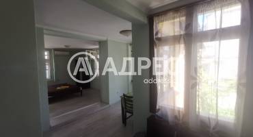 Двустаен апартамент, Варна, Червен площад, 697512, Снимка 1
