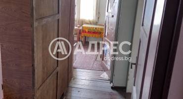 Къща/Вила, Долна баня, 666520, Снимка 4