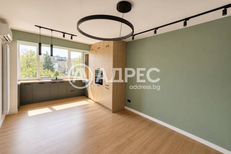 Тристаен апартамент, София, Красно село, 702526, Снимка 1