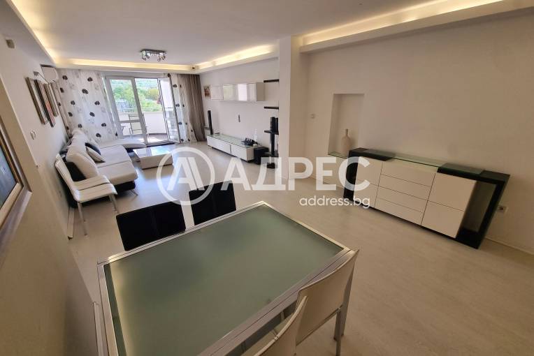 Тристаен апартамент, София, Гоце Делчев, 653528, Снимка 1