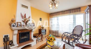 Тристаен апартамент, Варна, Цветен квартал, 672530, Снимка 1