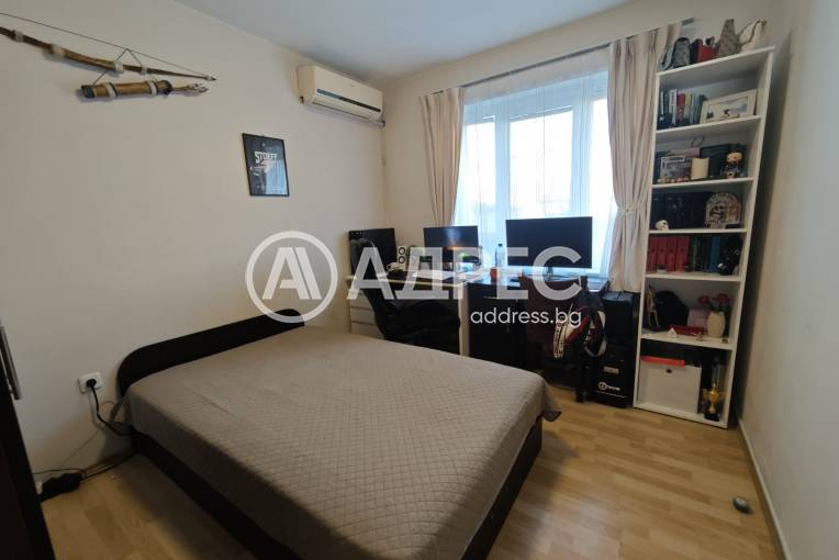 Тристаен апартамент, Варна, Погребите, 690531, Снимка 1