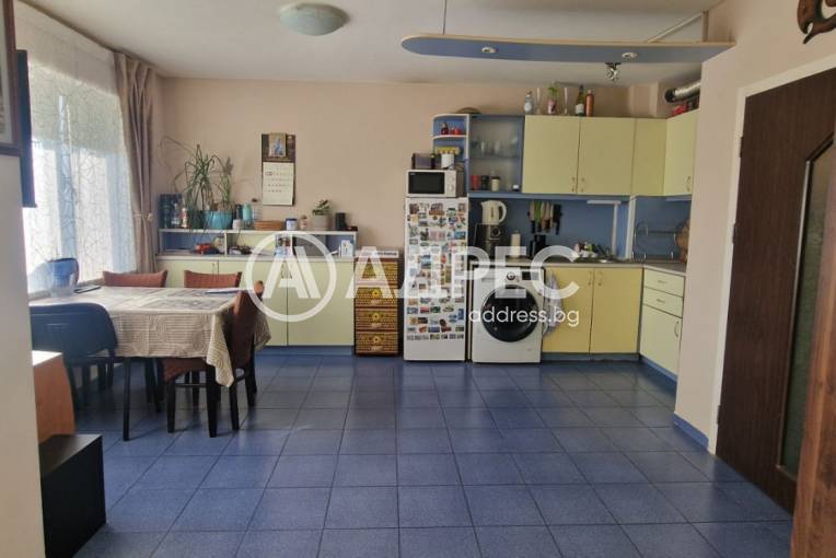 Тристаен апартамент, Варна, Погребите, 690531, Снимка 2